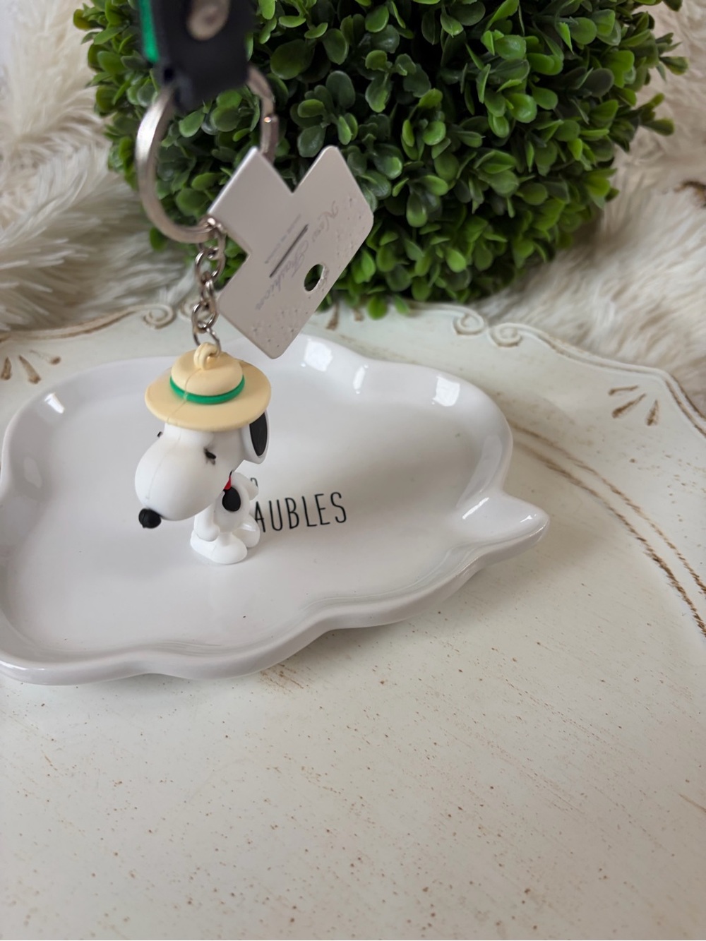 Snoopy Hat Keychain with Green Strap - Picture 5 of 5